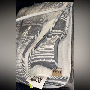 UGG Devon Sherpa Quilt in Gray and White